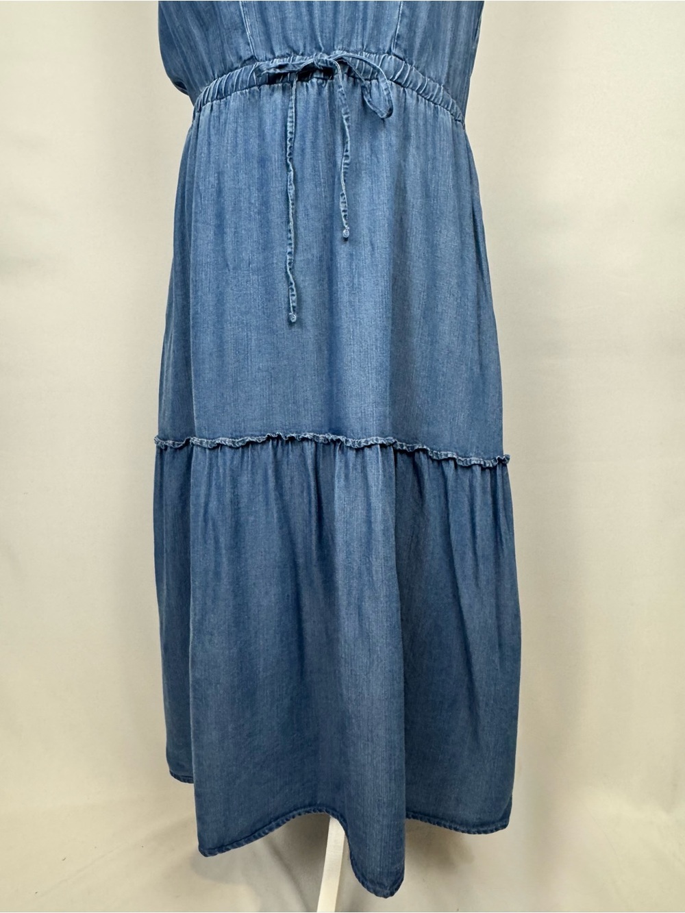 Lands End Sleeveless Chambray Tiered Midi Dress Lyocel Pockets Large Travel - Picture 5 of 12